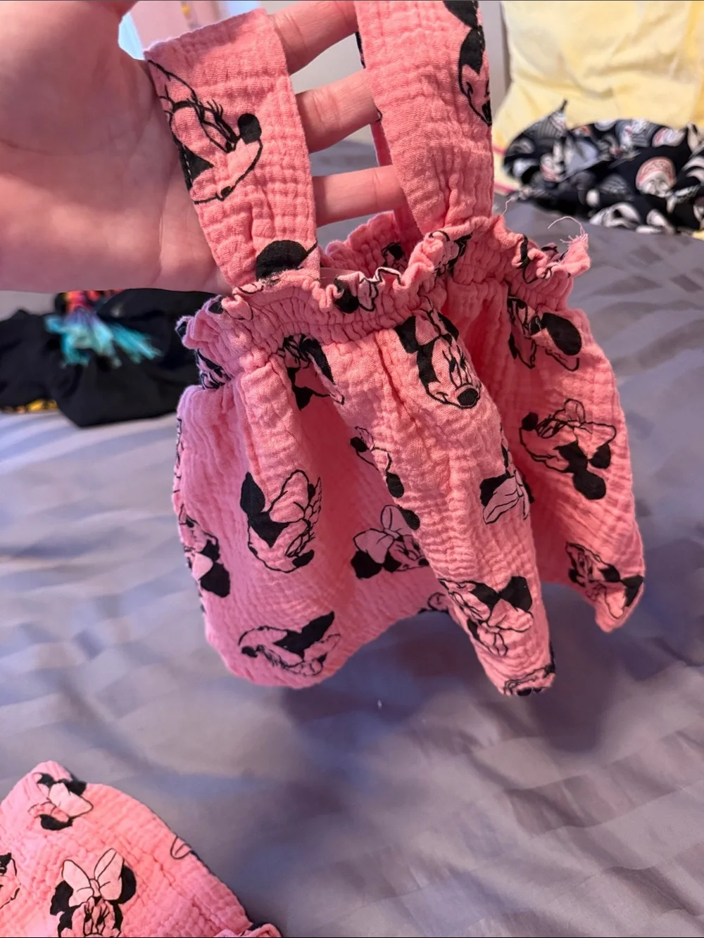 Disney Minnie Mouse Pink Beach
